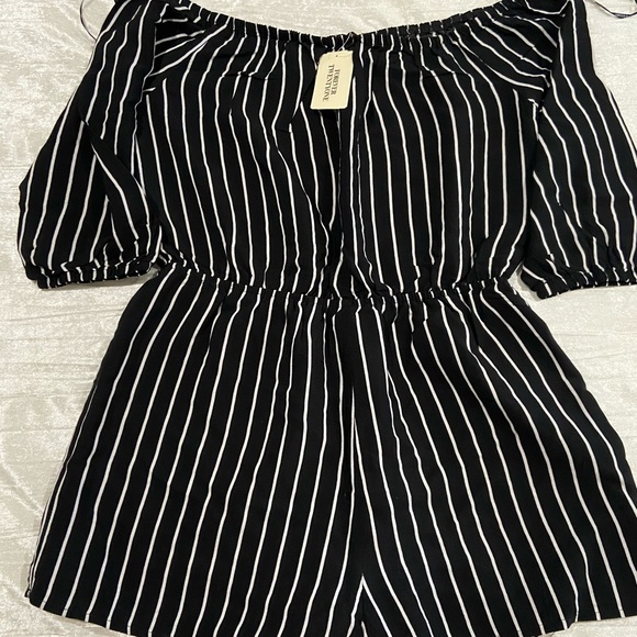 Blacks/white Forever 21 Romper - Picture 1 of 2